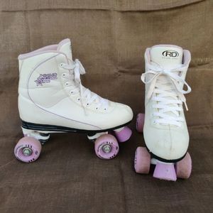 Women's size 9 Roller skates